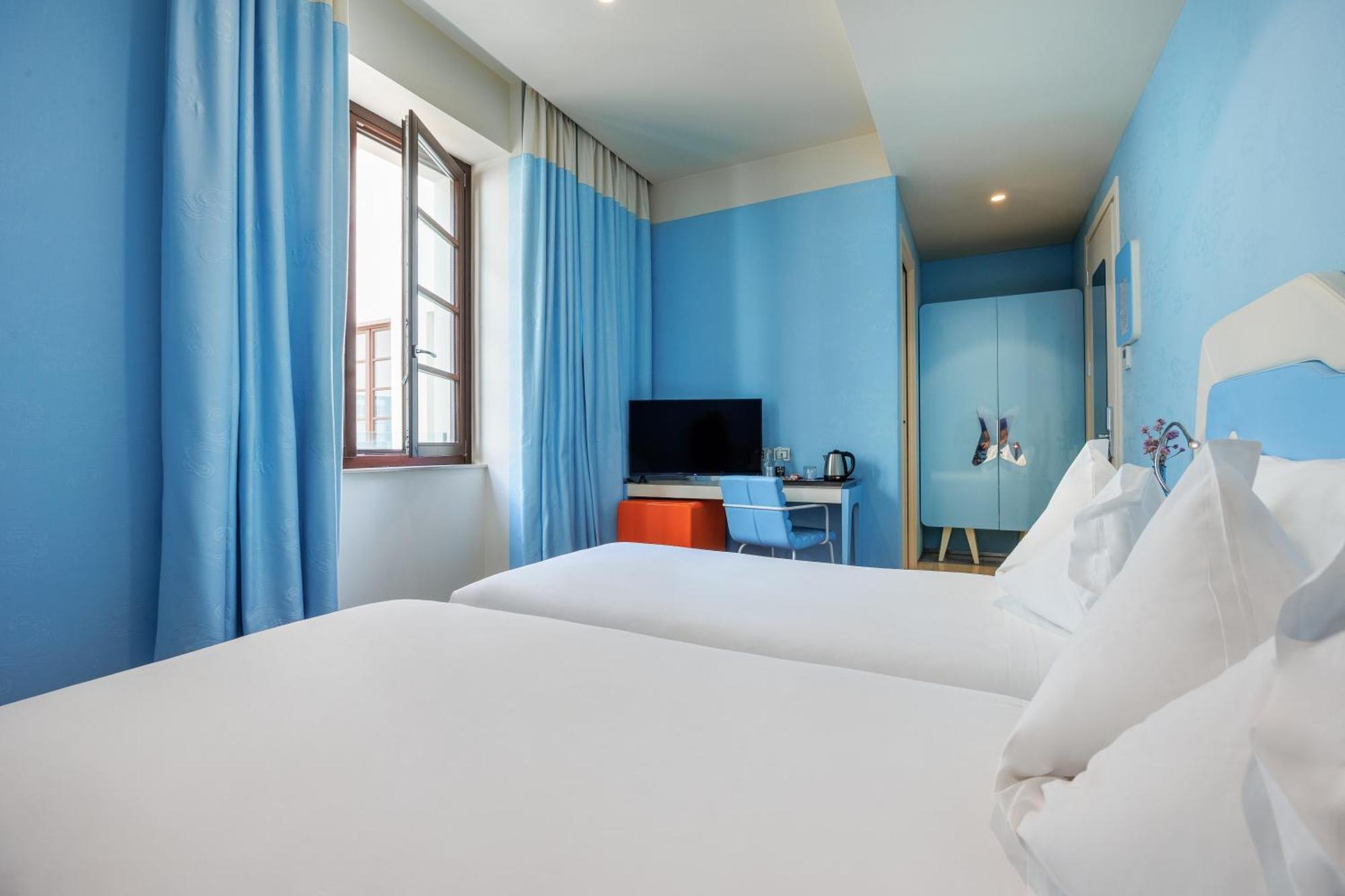 فنادق آي إتش جراند ألبيرجو ديل نازيوني باري المظهر الخارجي الصورة A room at the hotel