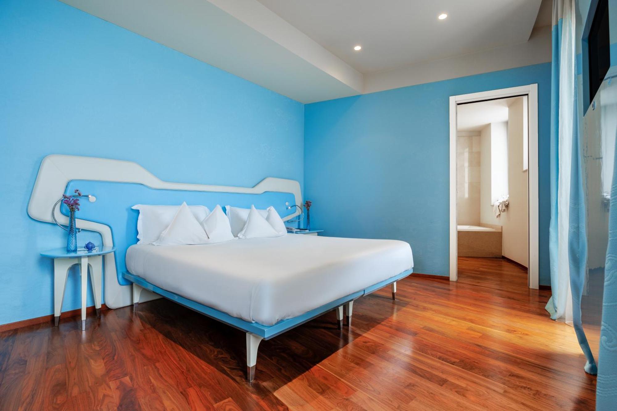 فنادق آي إتش جراند ألبيرجو ديل نازيوني باري المظهر الخارجي الصورة A room at the hotel