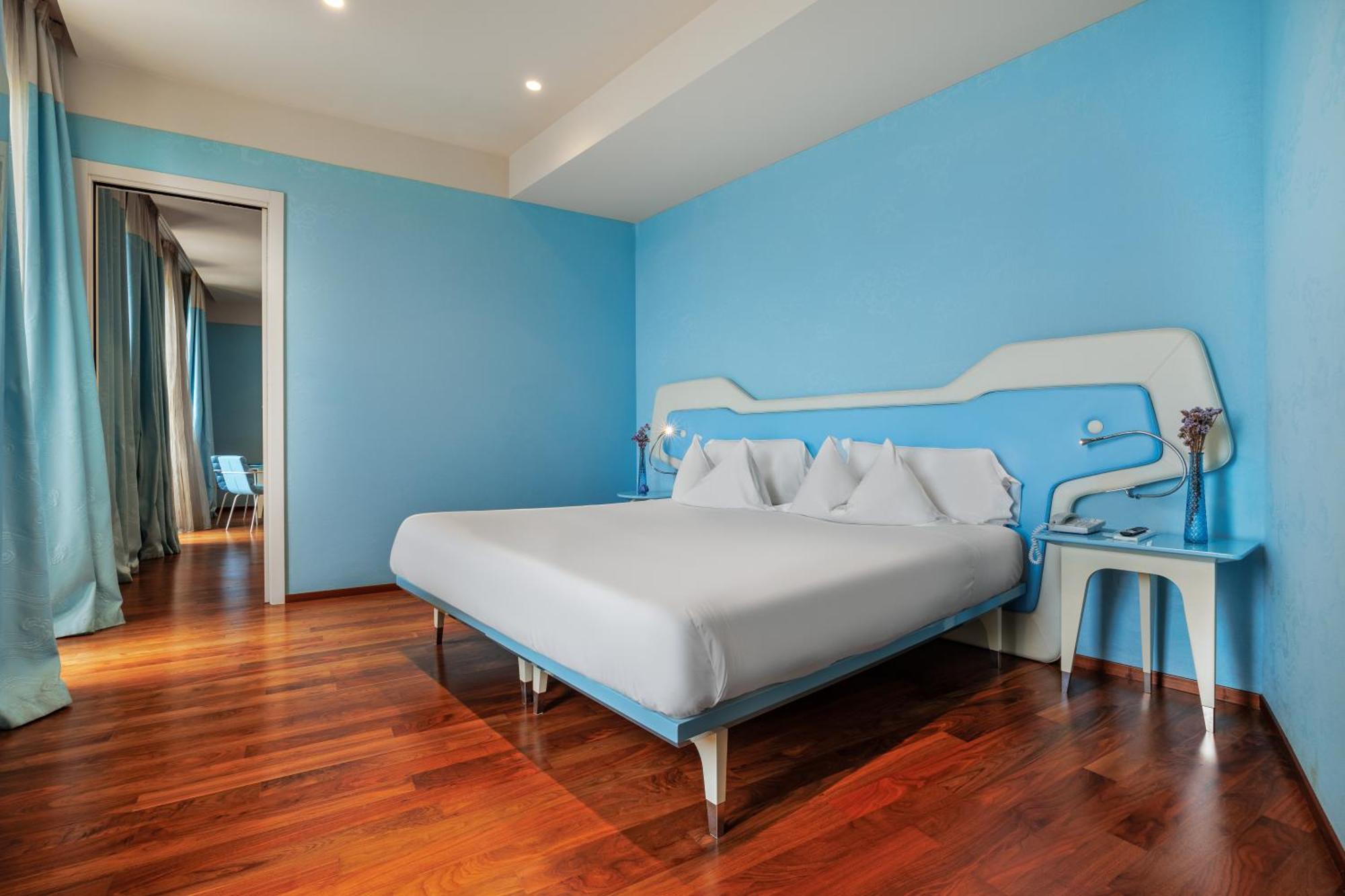 فنادق آي إتش جراند ألبيرجو ديل نازيوني باري المظهر الخارجي الصورة A room at the hotel