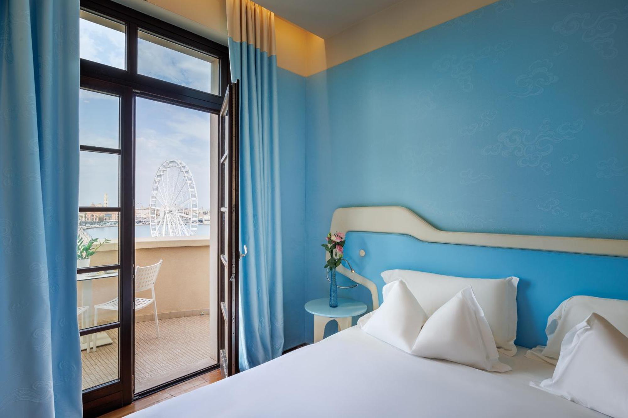 فنادق آي إتش جراند ألبيرجو ديل نازيوني باري المظهر الخارجي الصورة A room at the hotel