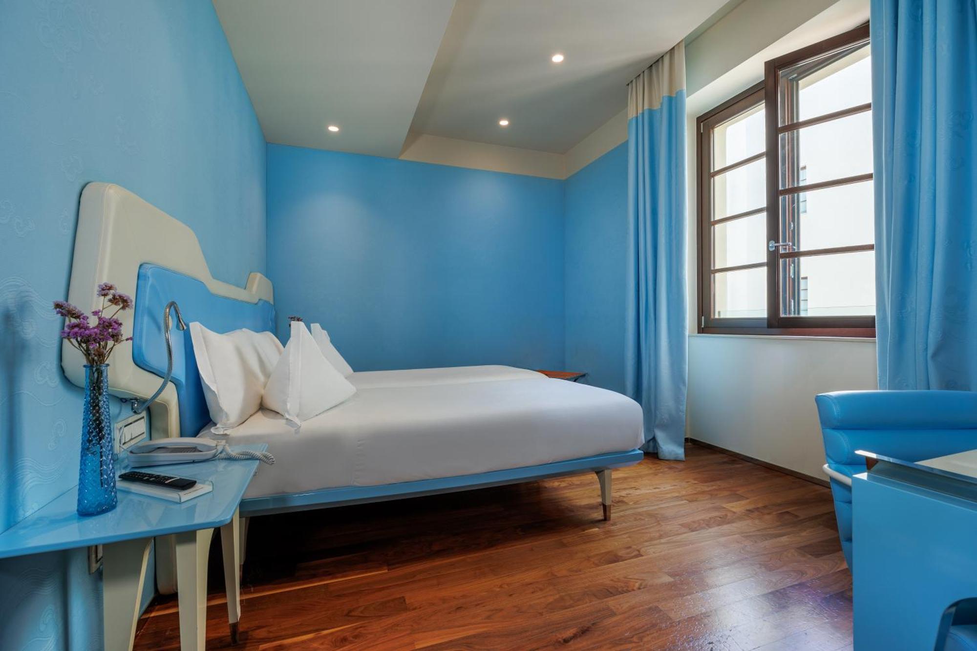 فنادق آي إتش جراند ألبيرجو ديل نازيوني باري المظهر الخارجي الصورة A room at the hotel