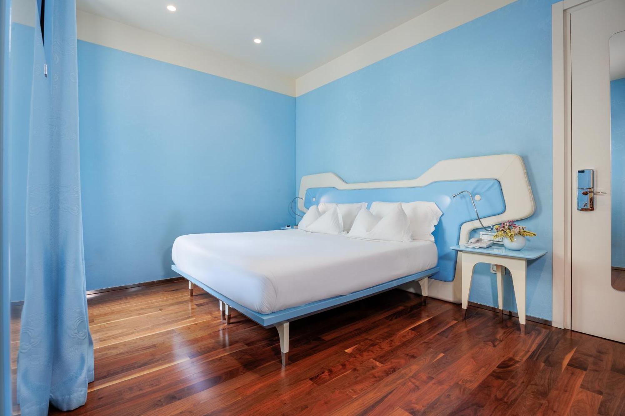 فنادق آي إتش جراند ألبيرجو ديل نازيوني باري المظهر الخارجي الصورة A room at the hotel